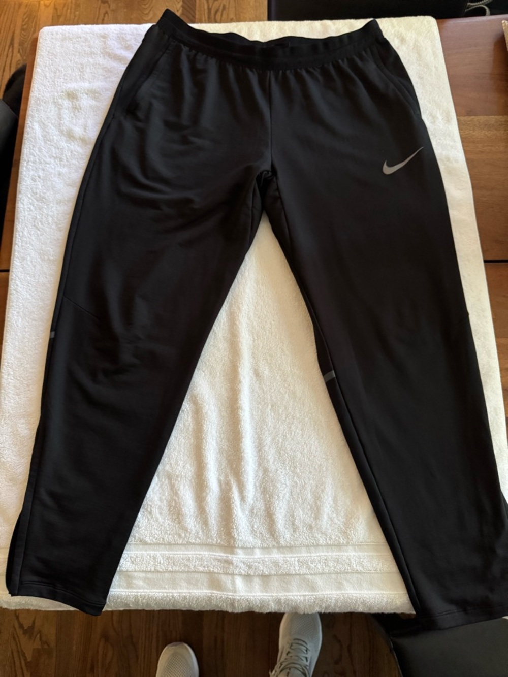Nike Black Mens Jogger Sweatpants with Reflective Swoosh. Great condition.